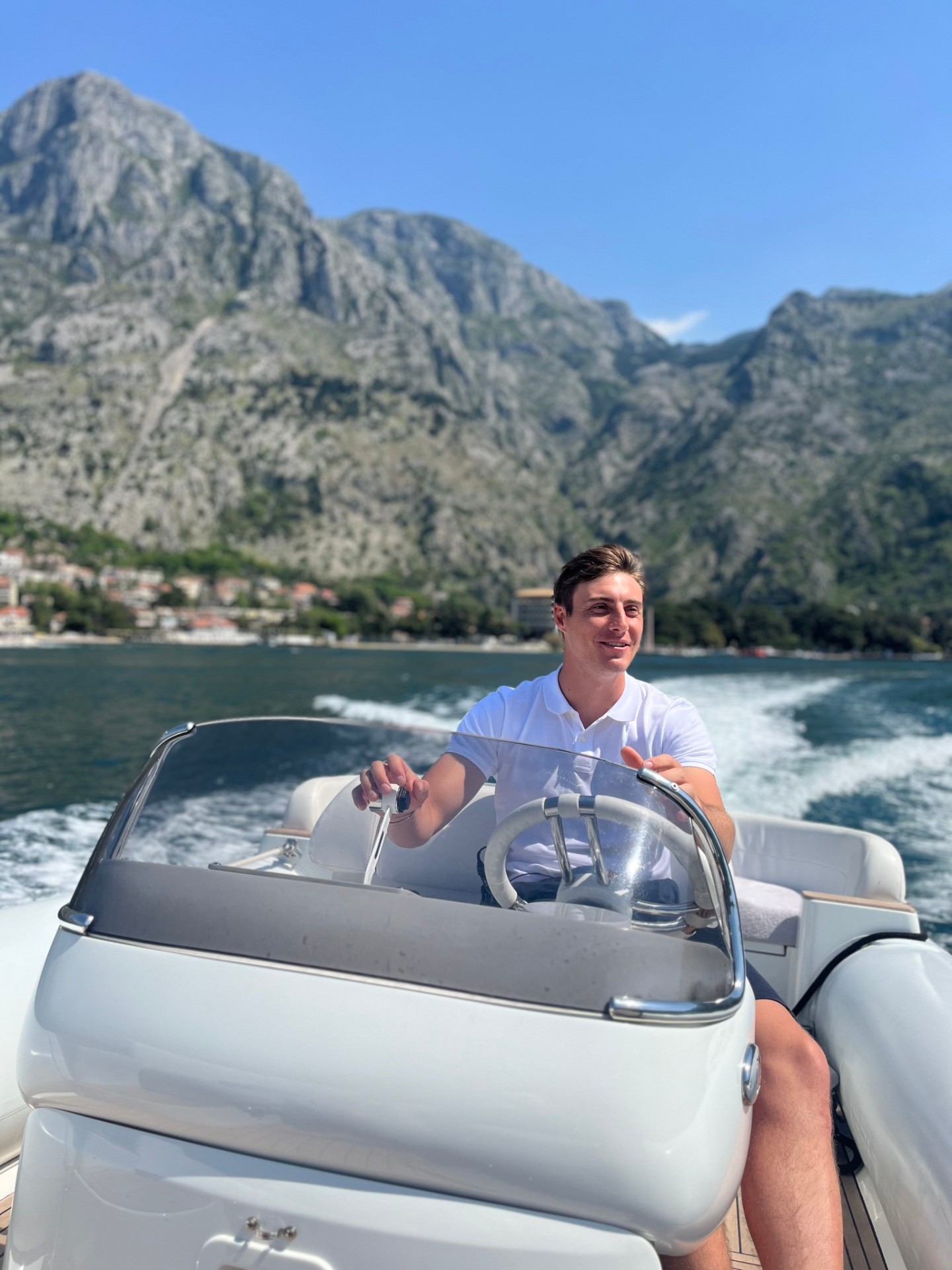 Cómo Trabajar como Marinero o Deckhand en un Yate de Lujo: Requisitos y ...